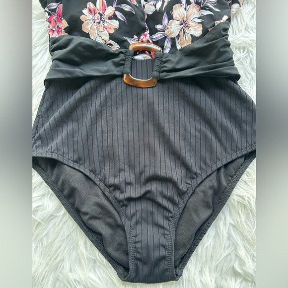 Floral Open Back One Piece - Picture 3 of 5